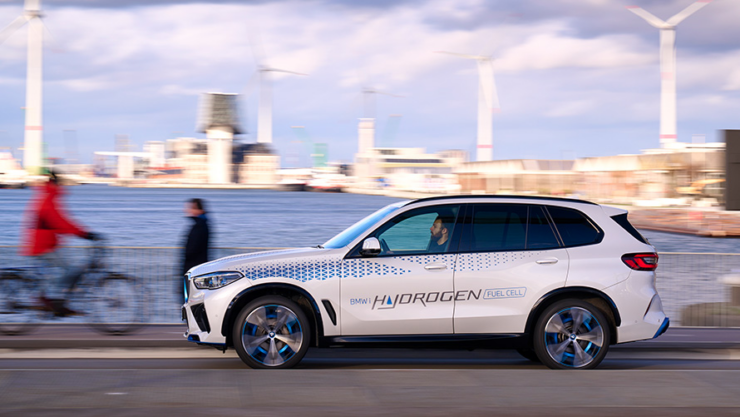 BMW states that both battery electric vehicles (EVs) and hydrogen fuel cell vehicles are essential for achieving a zero-emissions future.