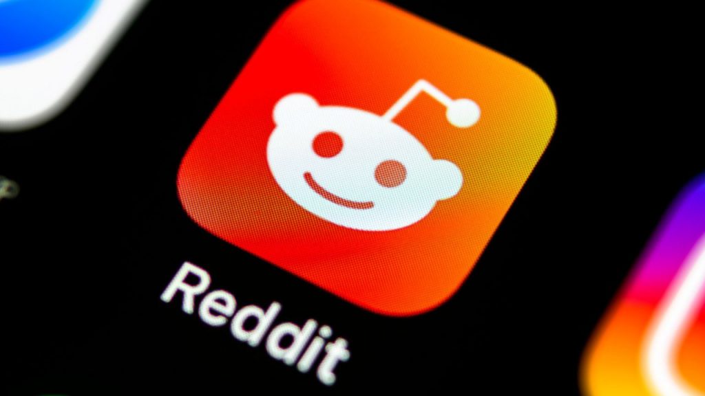 Reddit Releases 2025 Marketing Planning Guide [Infographic].