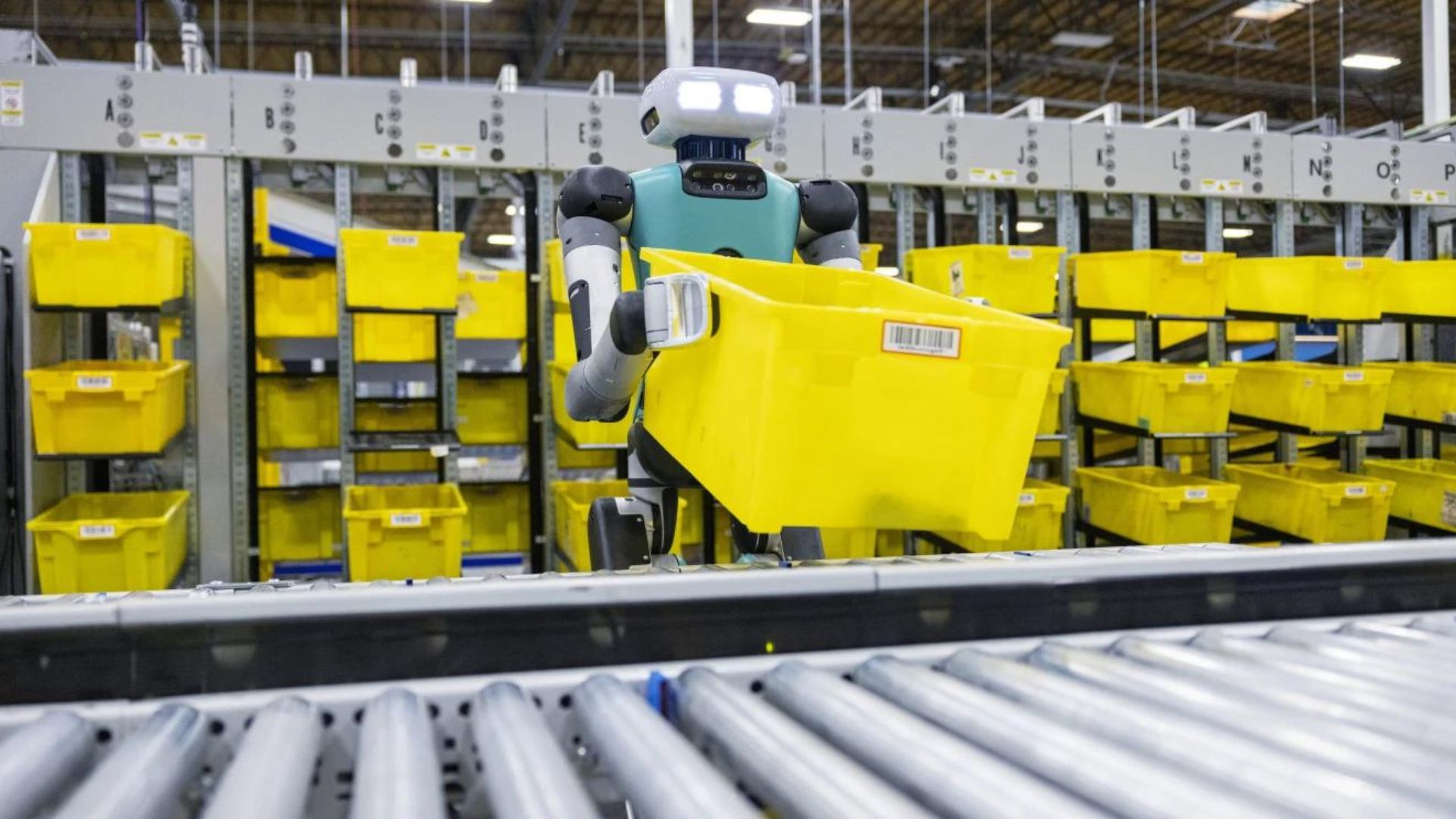 Amazon's new warehouses will employ ten times more robots.