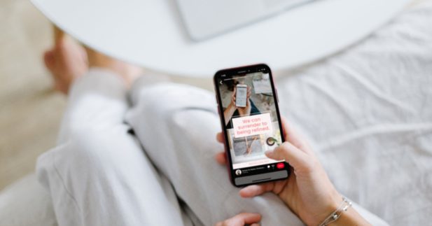 Pinterest has introduced a feature that enables users to share Idea Pins on different platforms.