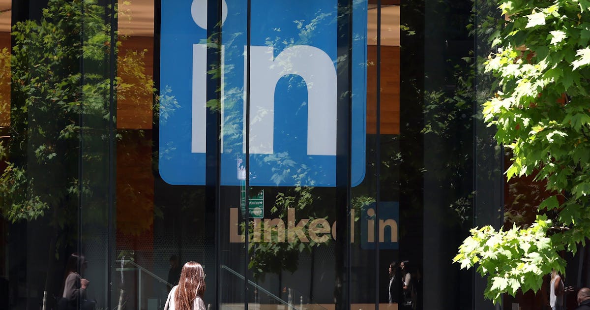 LinkedIn Closes Its Chinese Jobs App, Marking the End of Its Presence in the Region.