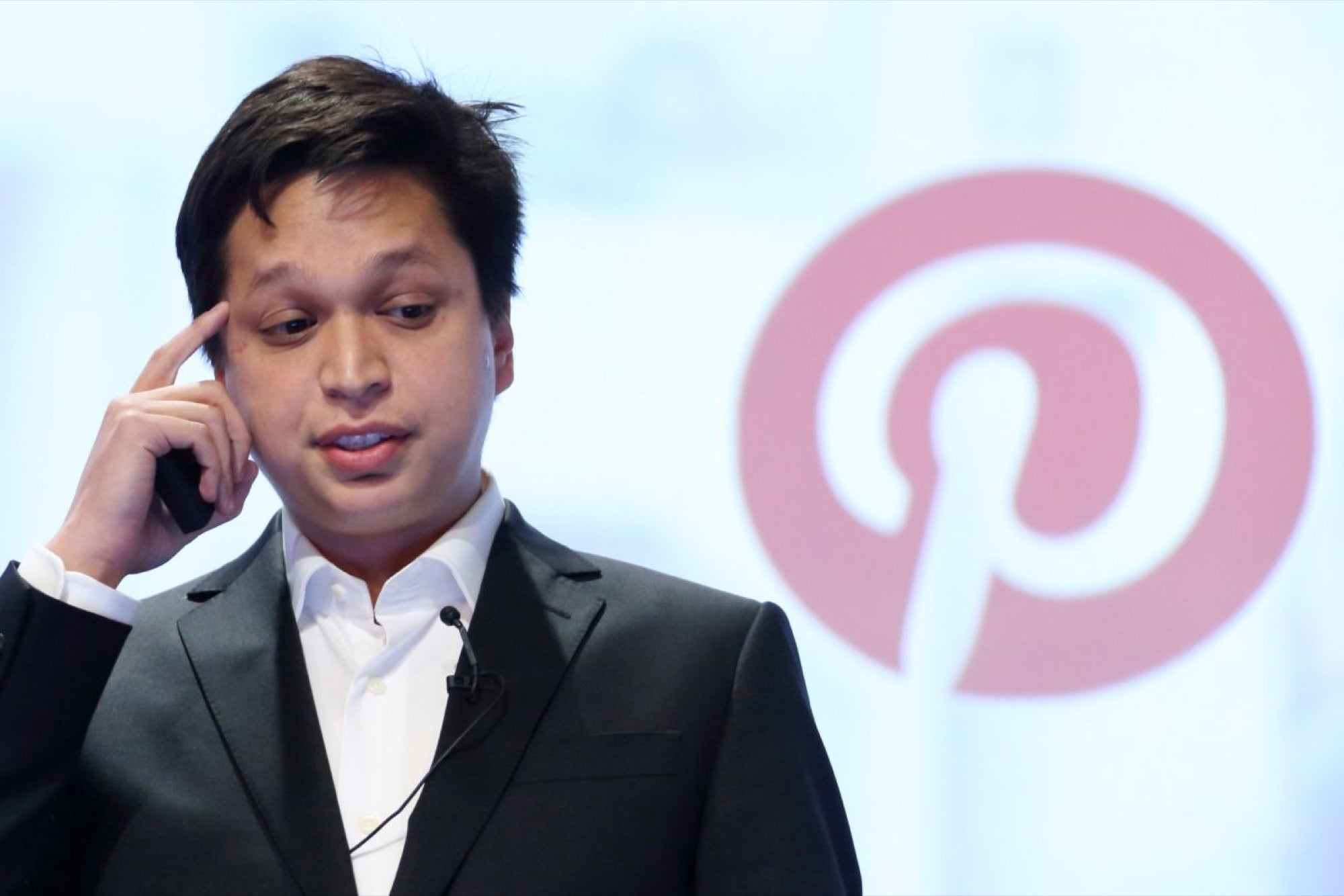 Pinterest CEO steps down, and the former Google Commerce Chief takes over leadership of the app.